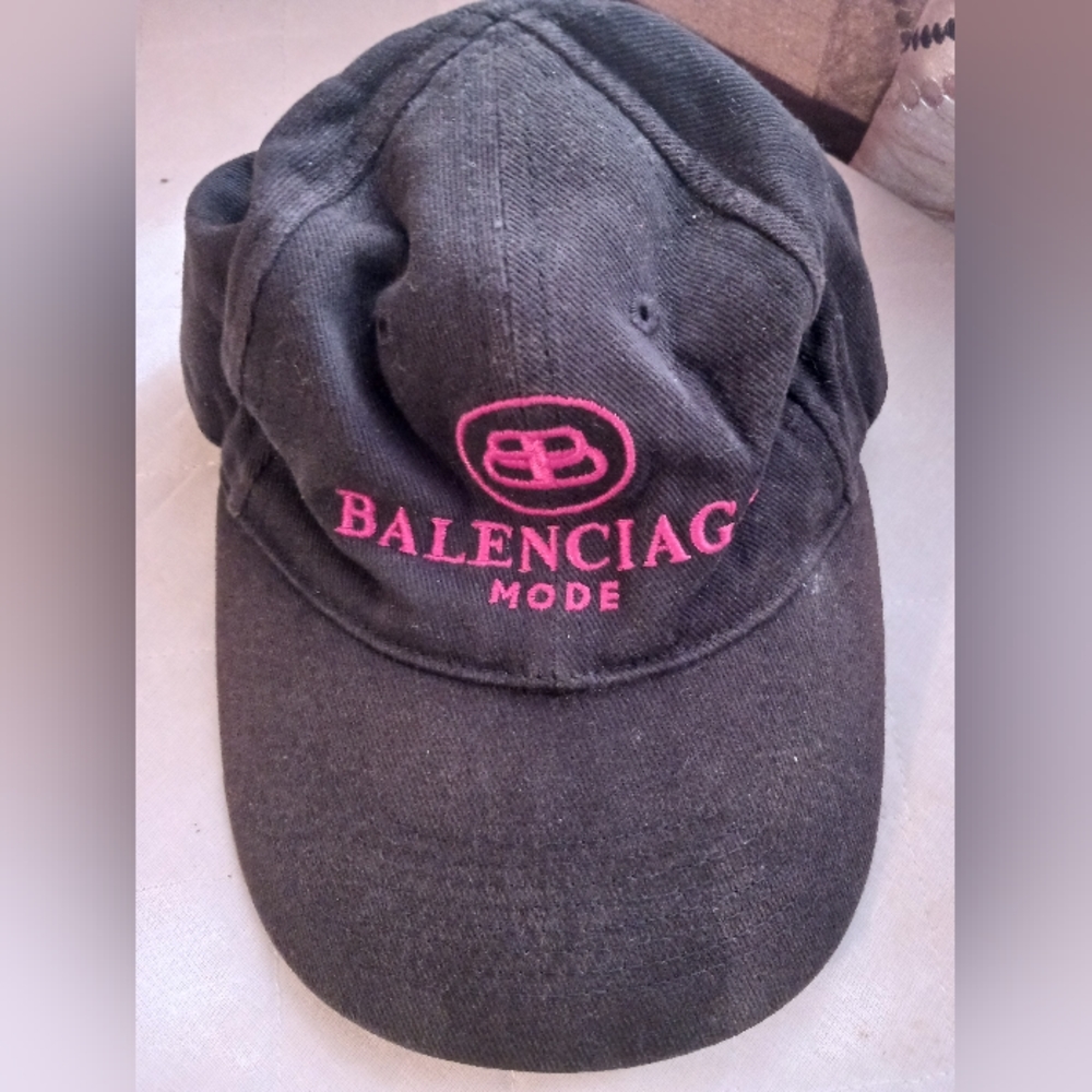BALENCIAGA MODE CAP